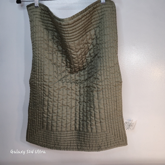 Quilted Olive Green Standard Pillow Sham From West Elm✨️ - Picture 4 of 6